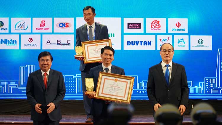 Savico vinh dự đón nhận giải thưởng doanh nghiệp Tp.Hồ Chí Minh tiêu biểu 2018