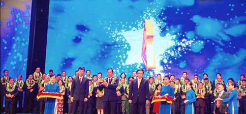 Savico và các đơn vị thành viên đạt giải thưởng Sao Vàng Đất Việt 2013